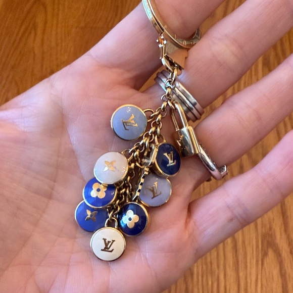 Louis Vuitton Gold and Blue Charm Keyring - Picture 7 of 7